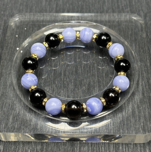 Uniquely designed black and blue crystal bracelets, boys and girls can wear them, couples, girlfriends!